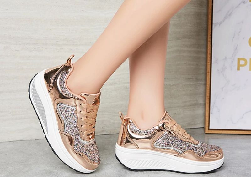 Adonis Naisten Tasainen Platform Patent Sneakers -kengät - Hopea