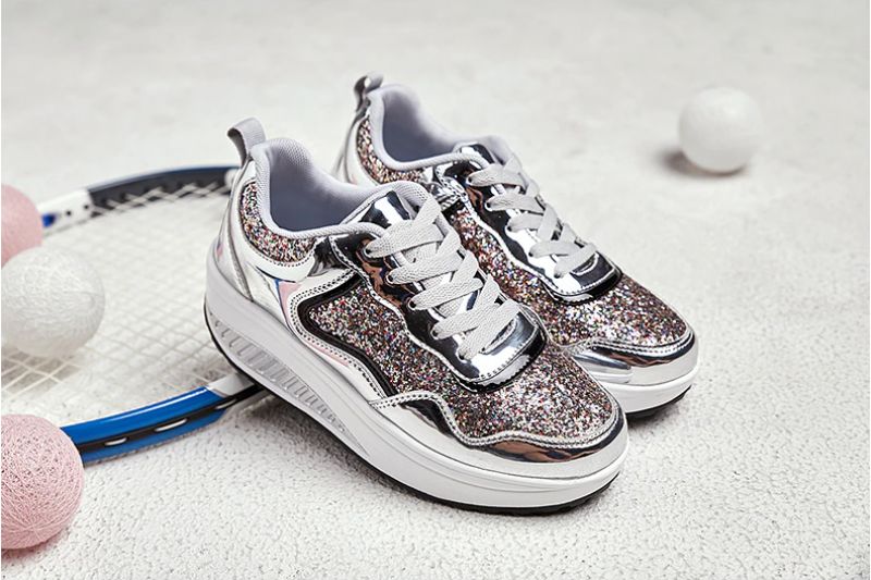 Adonis Naisten Tasainen Platform Patent Sneakers -kengät - Hopea