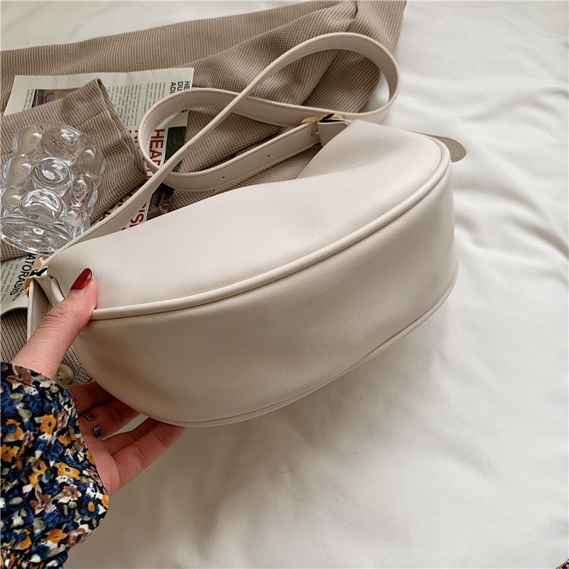 Aleja Naisten Pieni Crossbody Käsilaukku - Musta
