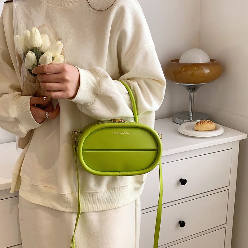 Alejo Naisten Pieni Tekonahkainen Crossbody Käsilaukku - Beige