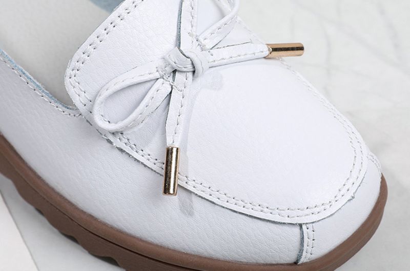 Alfonsina Naisten Nahkaiset Liukukengät - Beige