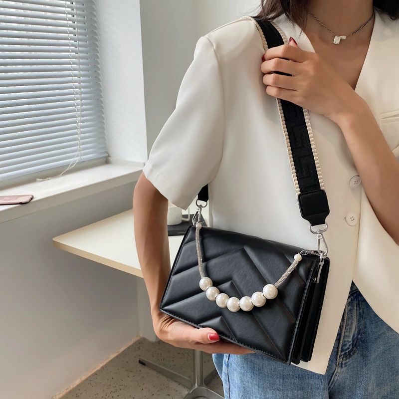 Ali Naisten Pieni Crossbody Käsilaukku - Musta