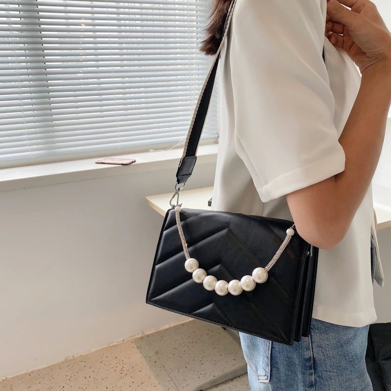 Ali Naisten Pieni Crossbody Käsilaukku - Musta
