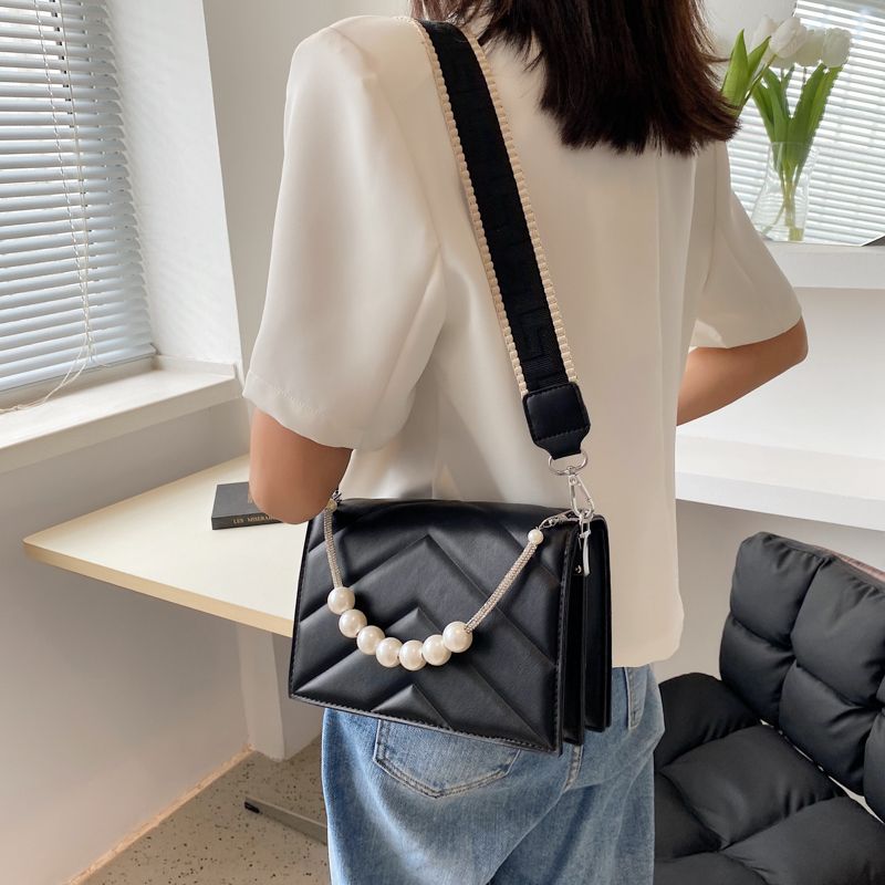 Ali Naisten Pieni Crossbody Käsilaukku - Musta