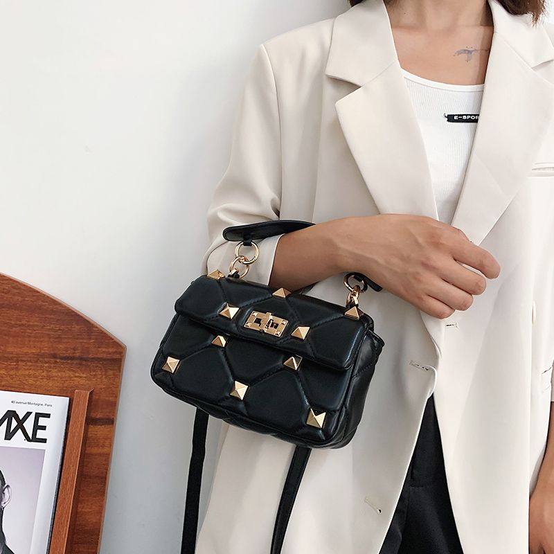 Alix Naisten Tekonahkainen Crossbody Käsilaukku - Musta