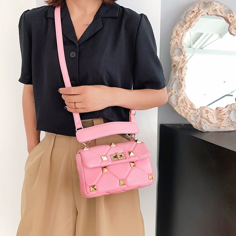 Alix Naisten Tekonahkainen Crossbody Käsilaukku - Musta