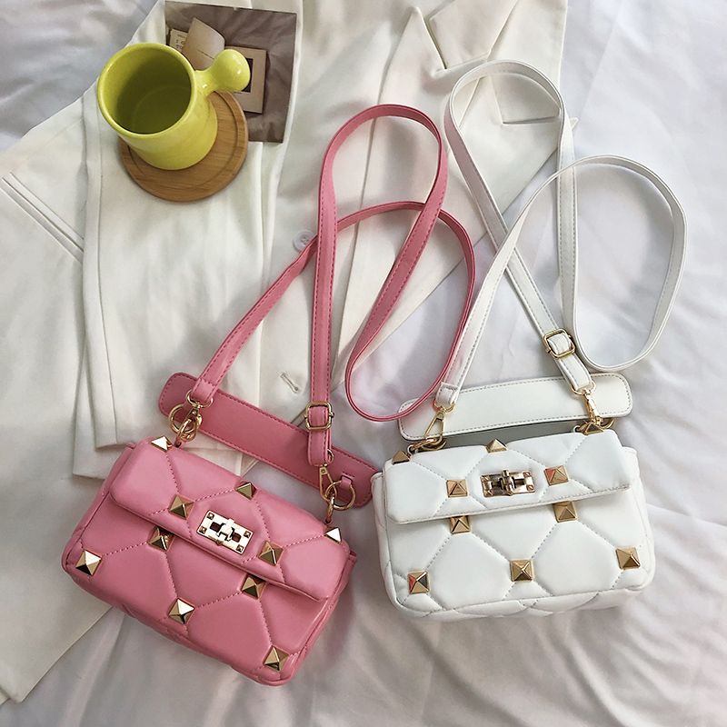 Alix Naisten Tekonahkainen Crossbody Käsilaukku - Musta