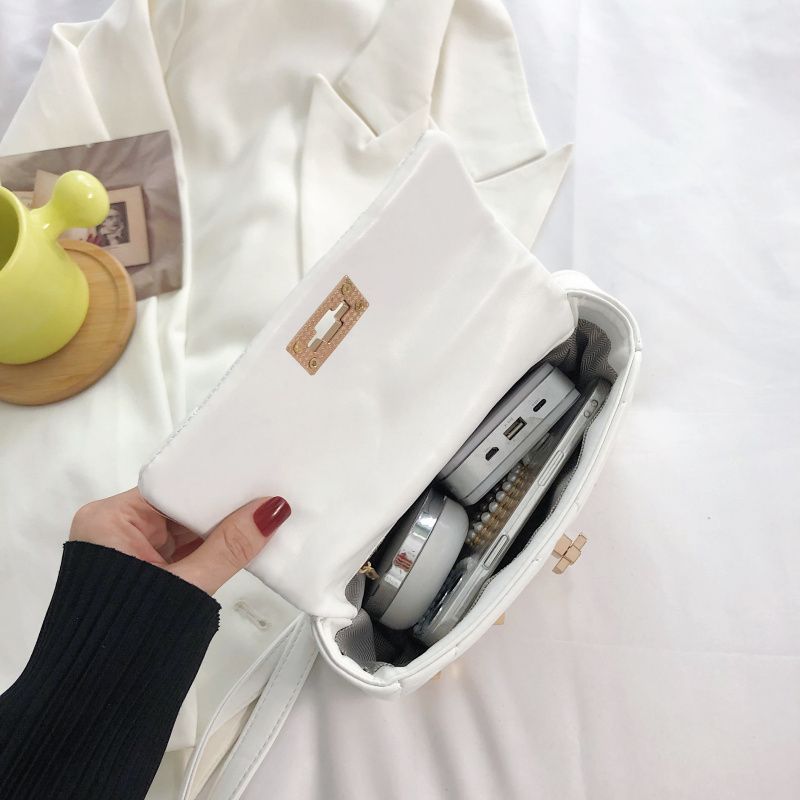 Alix Naisten Tekonahkainen Crossbody Käsilaukku - Musta