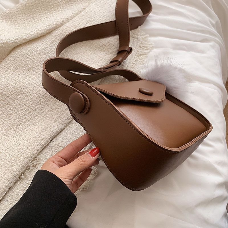 Almeda Naisten Minikeinonahkainen Crossbody Käsilaukku - Musta