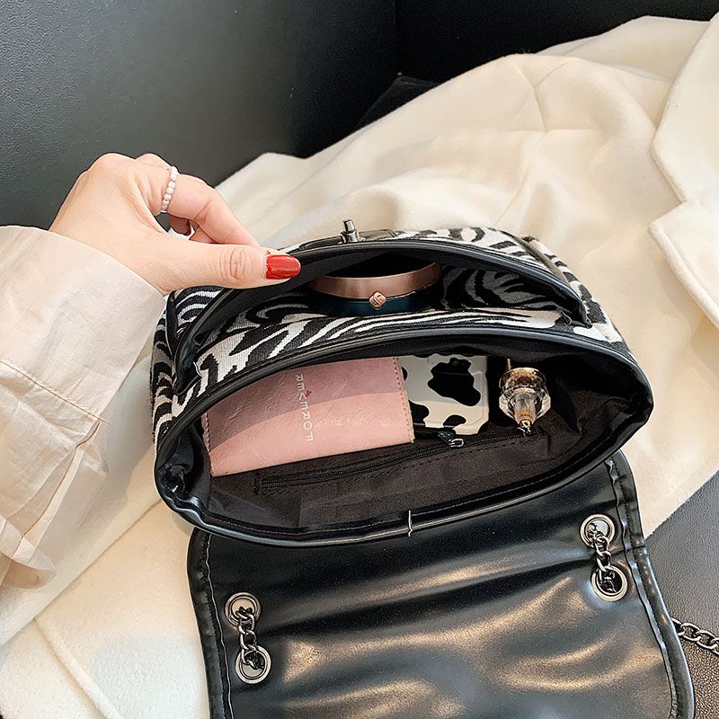 Alora Naisten Crossbody Laukku Ketjulla - Iso Musta