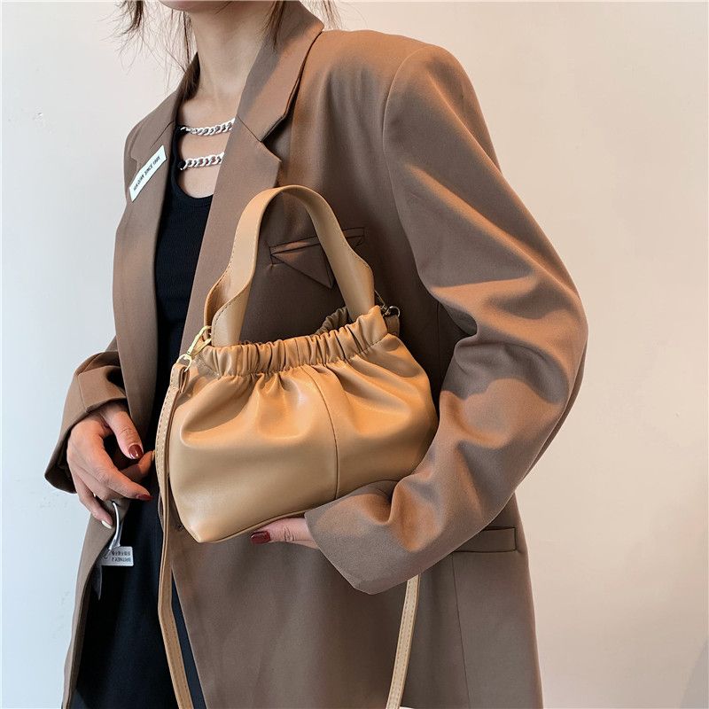 Andalux Naisten Pieni Nahkainen Crossbody Käsilaukku - Musta
