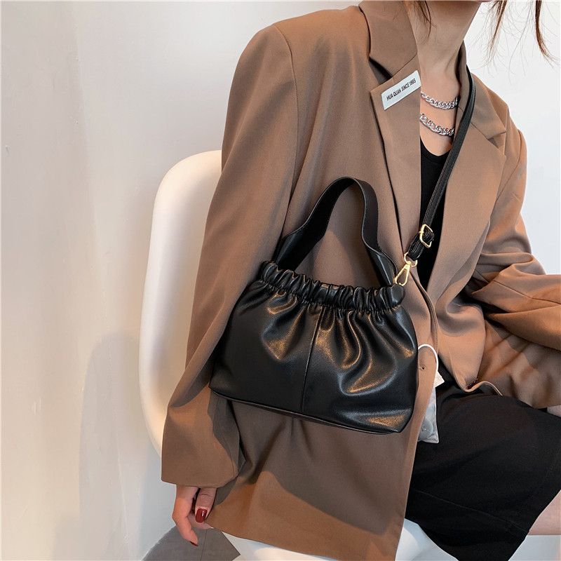Andalux Naisten Pieni Nahkainen Crossbody Käsilaukku - Musta
