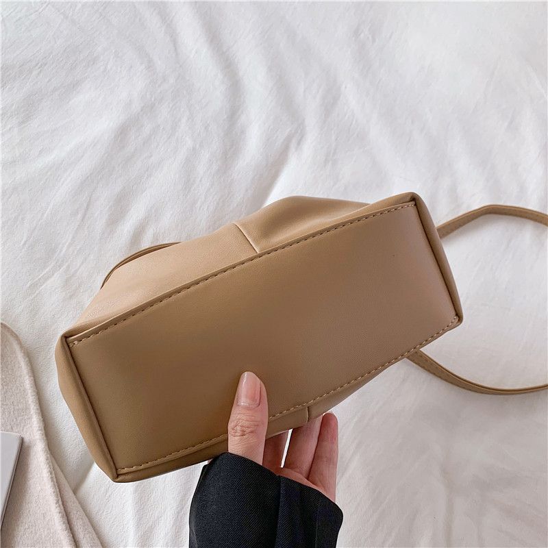 Andalux Naisten Pieni Nahkainen Crossbody Käsilaukku - Musta
