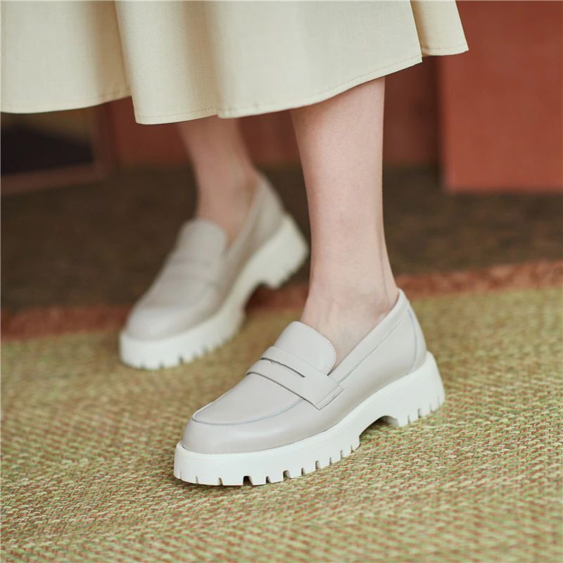 Aroa Naisten Nahkaiset Loafer-kengät - Beige