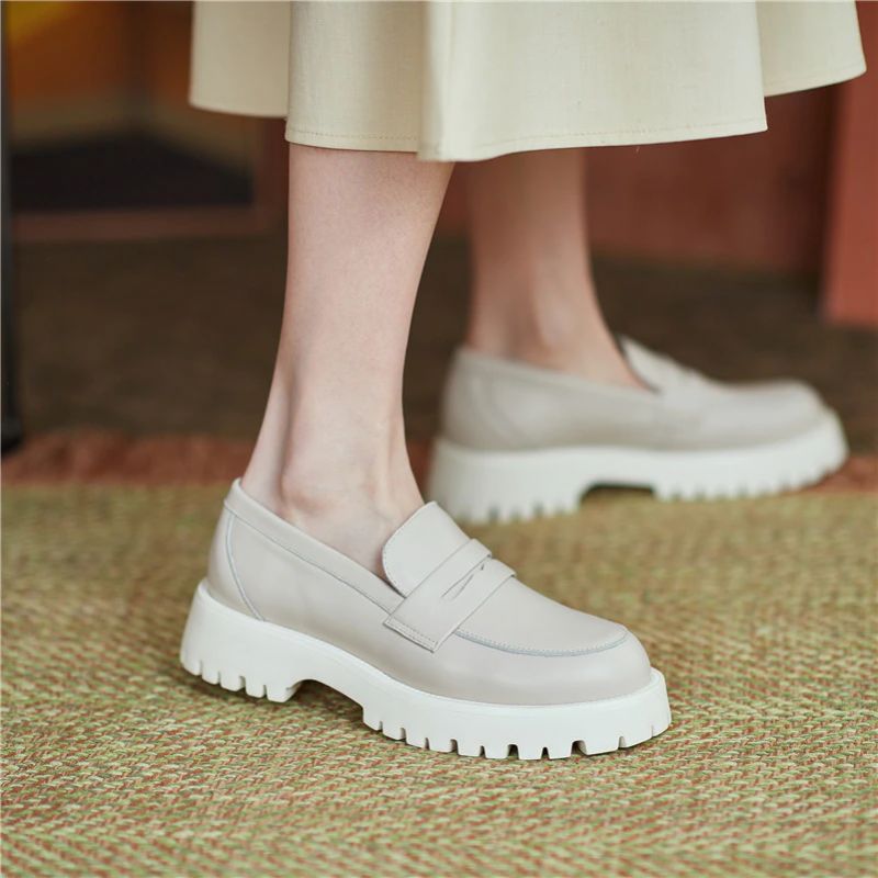 Aroa Naisten Nahkaiset Loafer-kengät - Beige