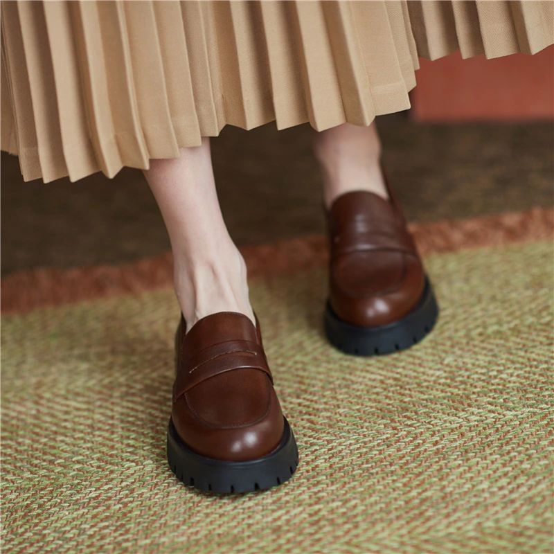 Aroa Naisten Nahkaiset Loafer-kengät - Beige
