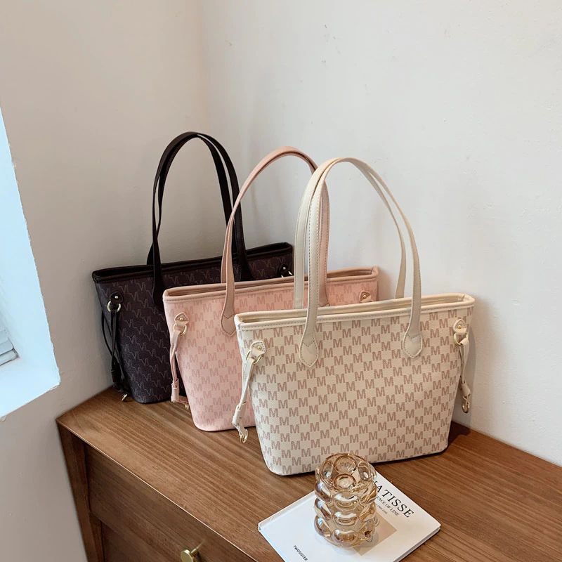 Audrey Naisten Isokokoinen Olkalaukku - Beige