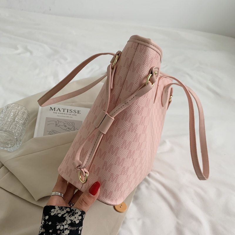 Audrey Naisten Isokokoinen Olkalaukku - Beige