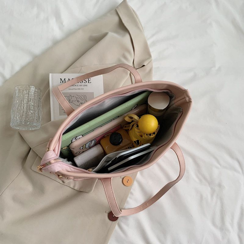 Audrey Naisten Isokokoinen Olkalaukku - Beige