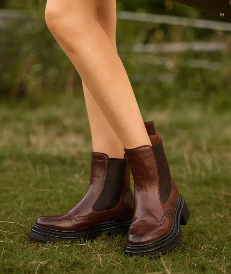 Barbara Naisten Brogue Chelsea -saappaat - Kahvi