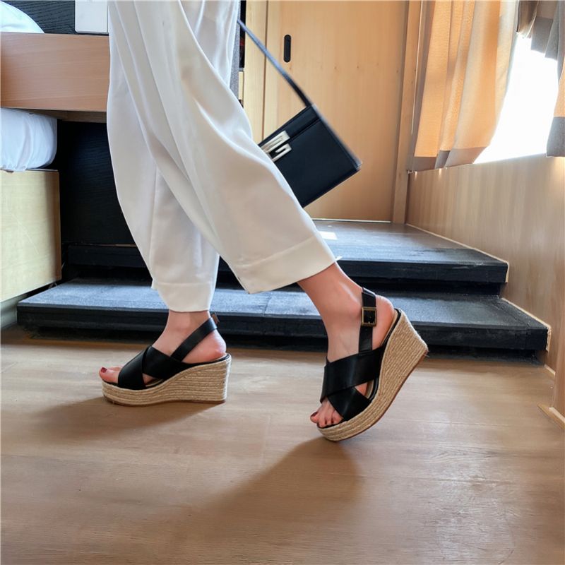 Bela Naisten Platform Wedges -sandaalit - Musta