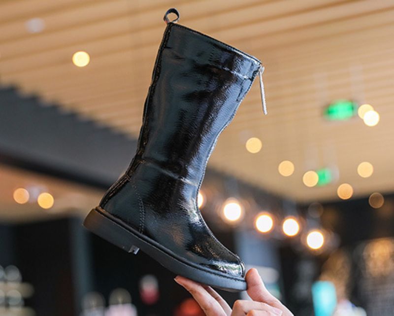 Britneyn Tyttöjen Chelsea Boot - Musta