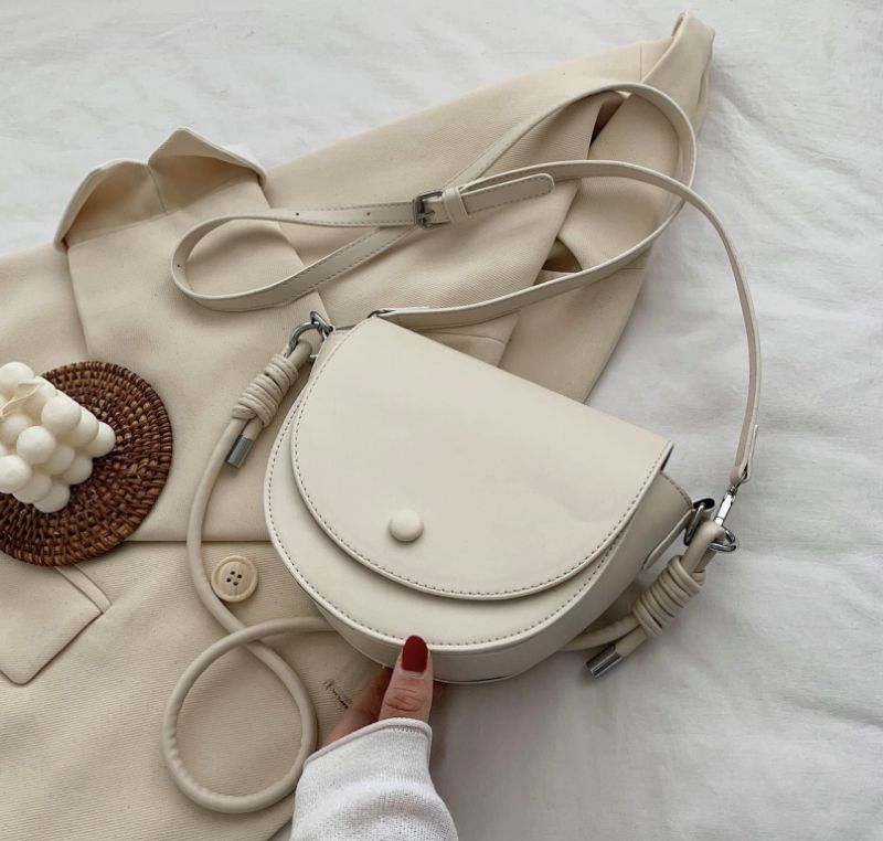 Carmenza Naisten Käsilaukku - Beige