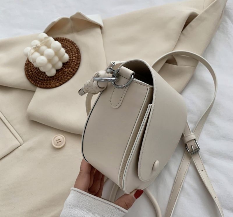 Carmenza Naisten Käsilaukku - Beige