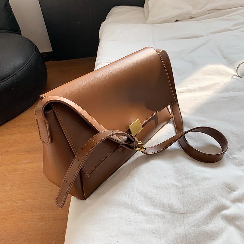 Ceci Naisten Yksivärinen Crossbody Käsilaukku - Musta