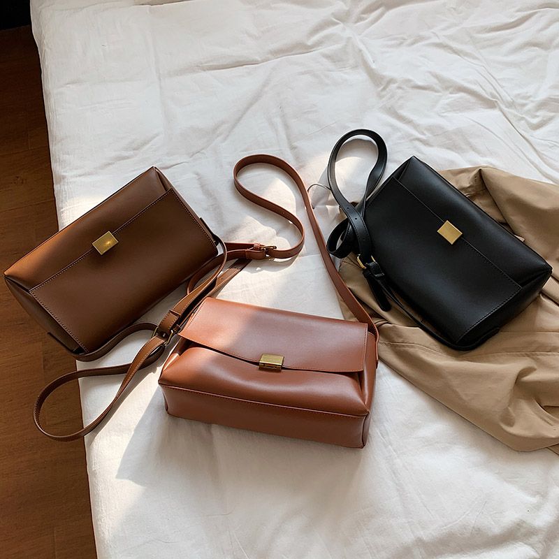 Ceci Naisten Yksivärinen Crossbody Käsilaukku - Musta