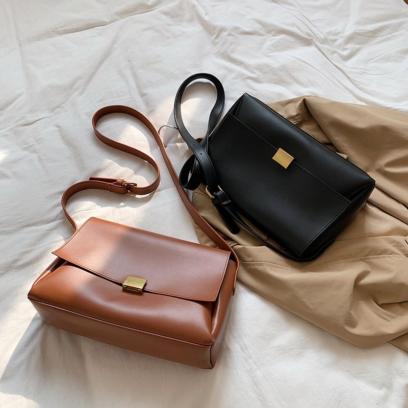 Ceci Naisten Yksivärinen Crossbody Käsilaukku - Musta