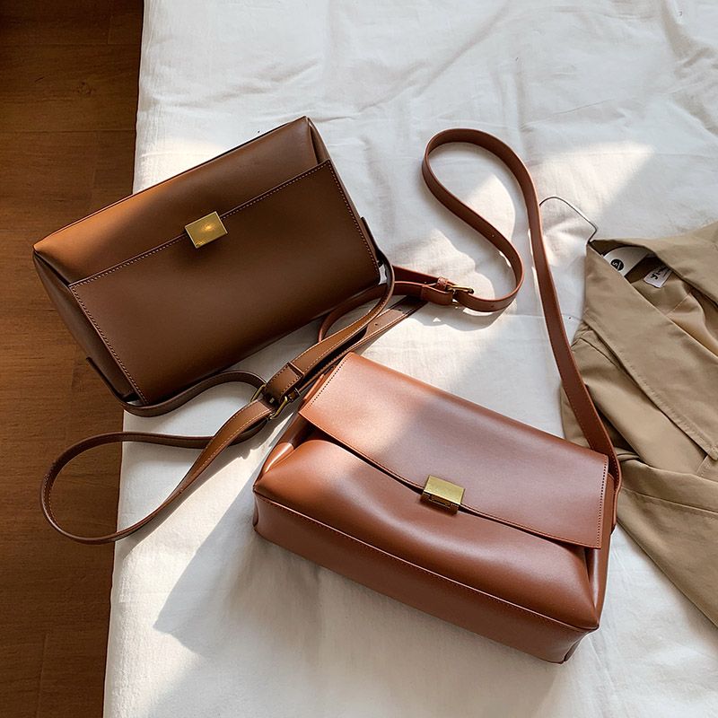 Ceci Naisten Yksivärinen Crossbody Käsilaukku - Musta