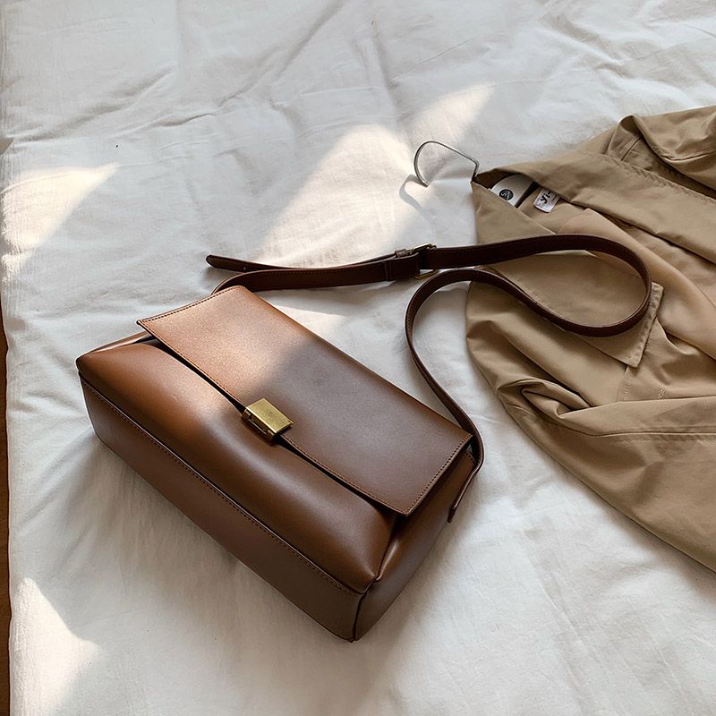 Ceci Naisten Yksivärinen Crossbody Käsilaukku - Musta