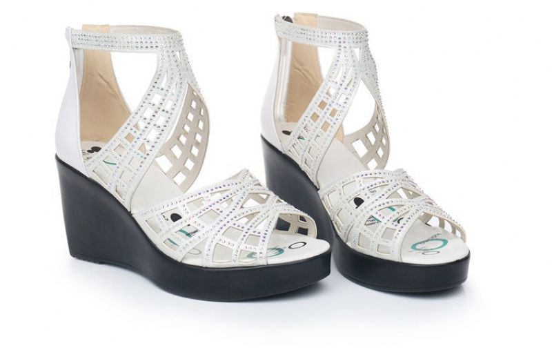 Charli Naisten Platform Wedge Sandaalit - Kulta