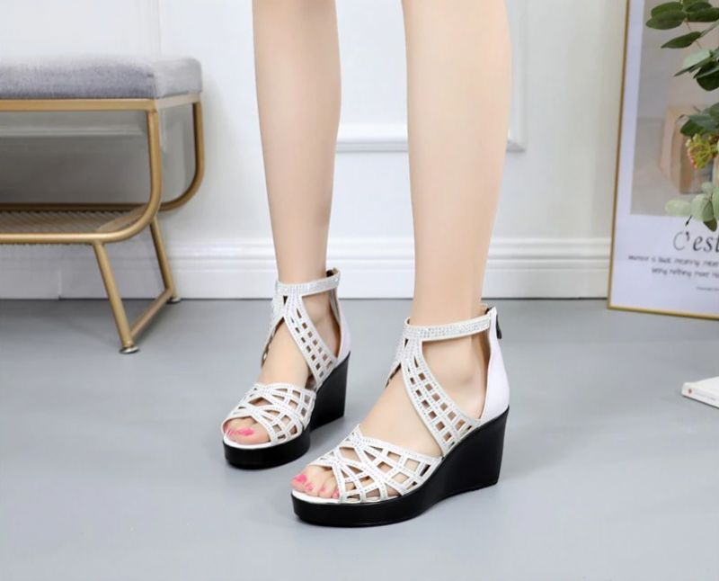 Charli Naisten Platform Wedge Sandaalit - Kulta