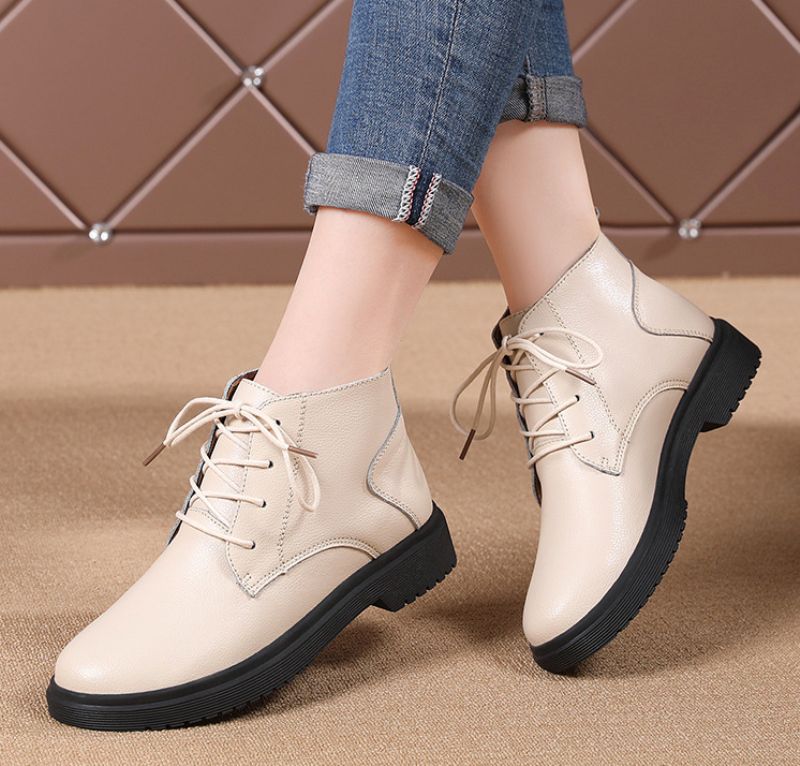 Chaten Naisten Oxford-nauhanilkkurit - Beige