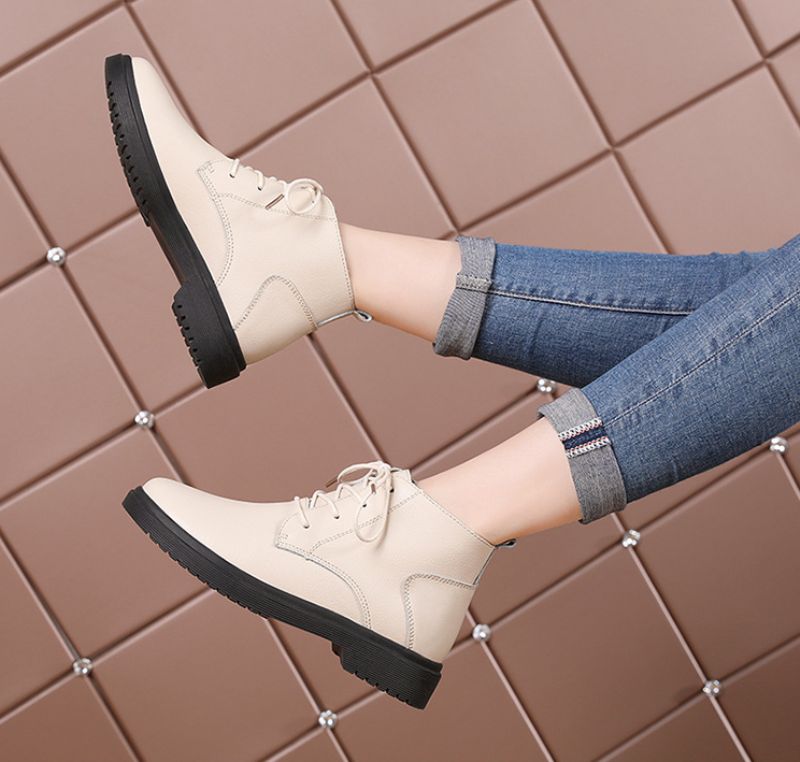 Chaten Naisten Oxford-nauhanilkkurit - Beige