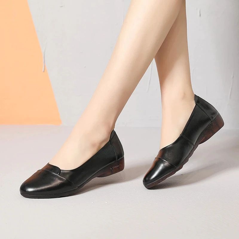 Cher Naisten Litteät Nahkaiset Slip-on-kengät - Beige