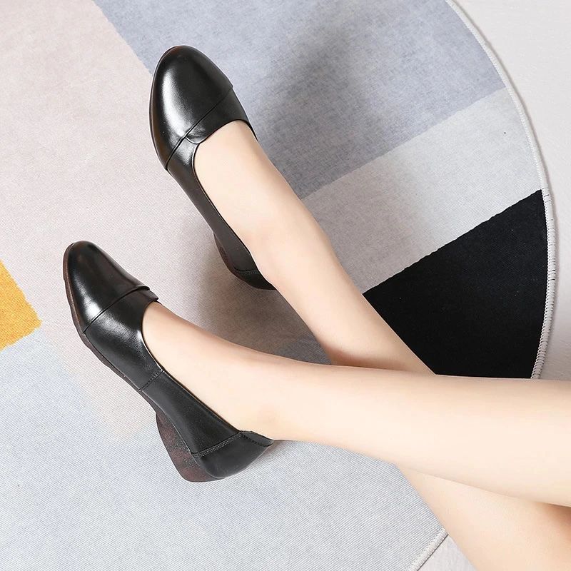 Cher Naisten Litteät Nahkaiset Slip-on-kengät - Beige