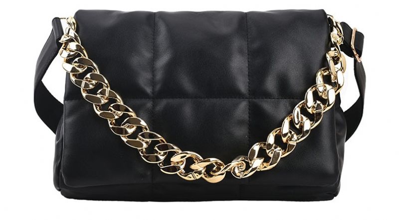 Claret Naisten Tikatut Crossbody Käsilaukut - Musta