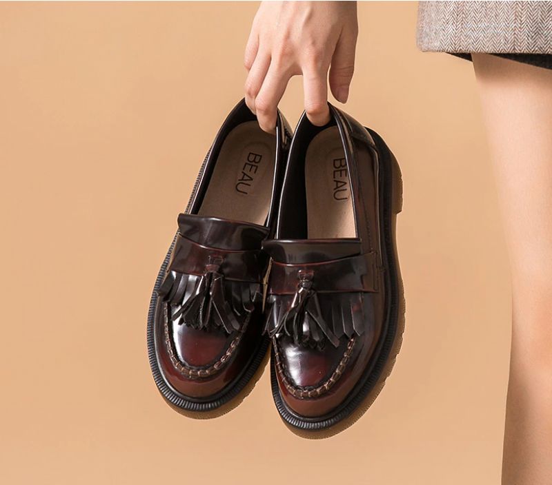 Claudy Naisten Tasaiset Loaferit Alustalla - Musta