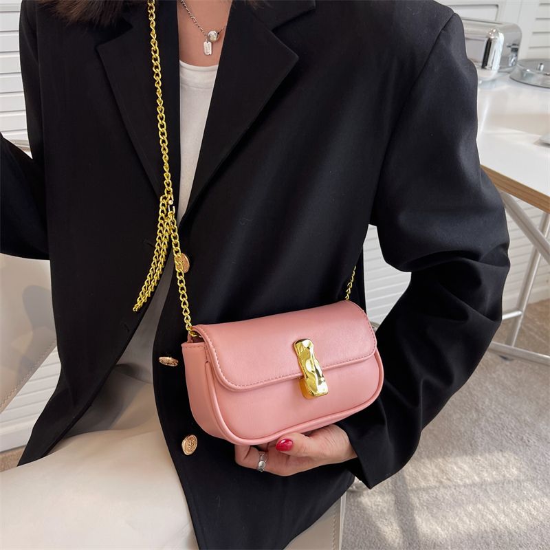 Cleo Leather Flap Crossbody Käsilaukku - Musta