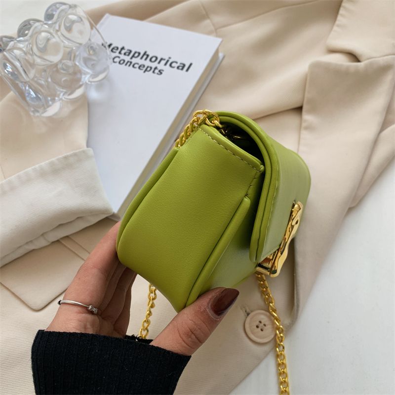 Cleo Leather Flap Crossbody Käsilaukku - Musta