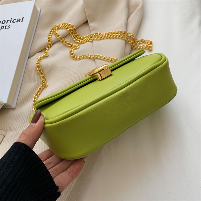 Cleo Leather Flap Crossbody Käsilaukku - Musta