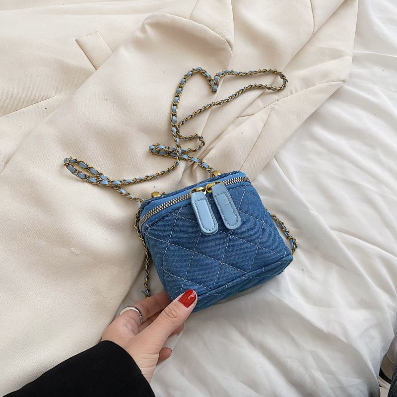 Collin Naisten Tikattu Mini Crossbody Käsilaukku - Sininen