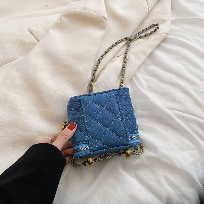 Collin Naisten Tikattu Mini Crossbody Käsilaukku - Sininen