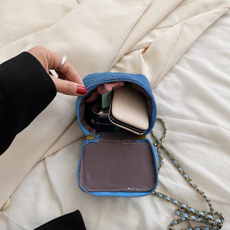 Collin Naisten Tikattu Mini Crossbody Käsilaukku - Sininen