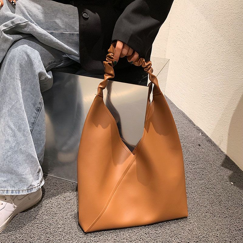 Concha Naisten Suuri Suurikapasiteettinen Käsilaukku - Musta