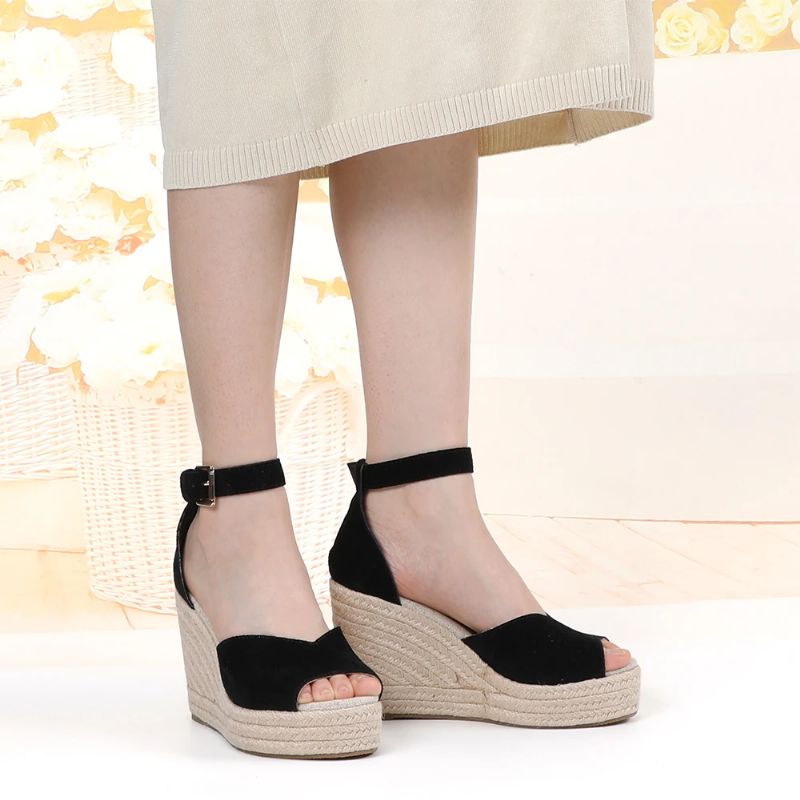 Corina Naisten Platform Wedges -sandaalit - Musta