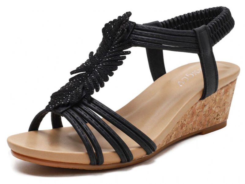 Cornelia Naisten Wedge T-strap -sandaalit - Musta